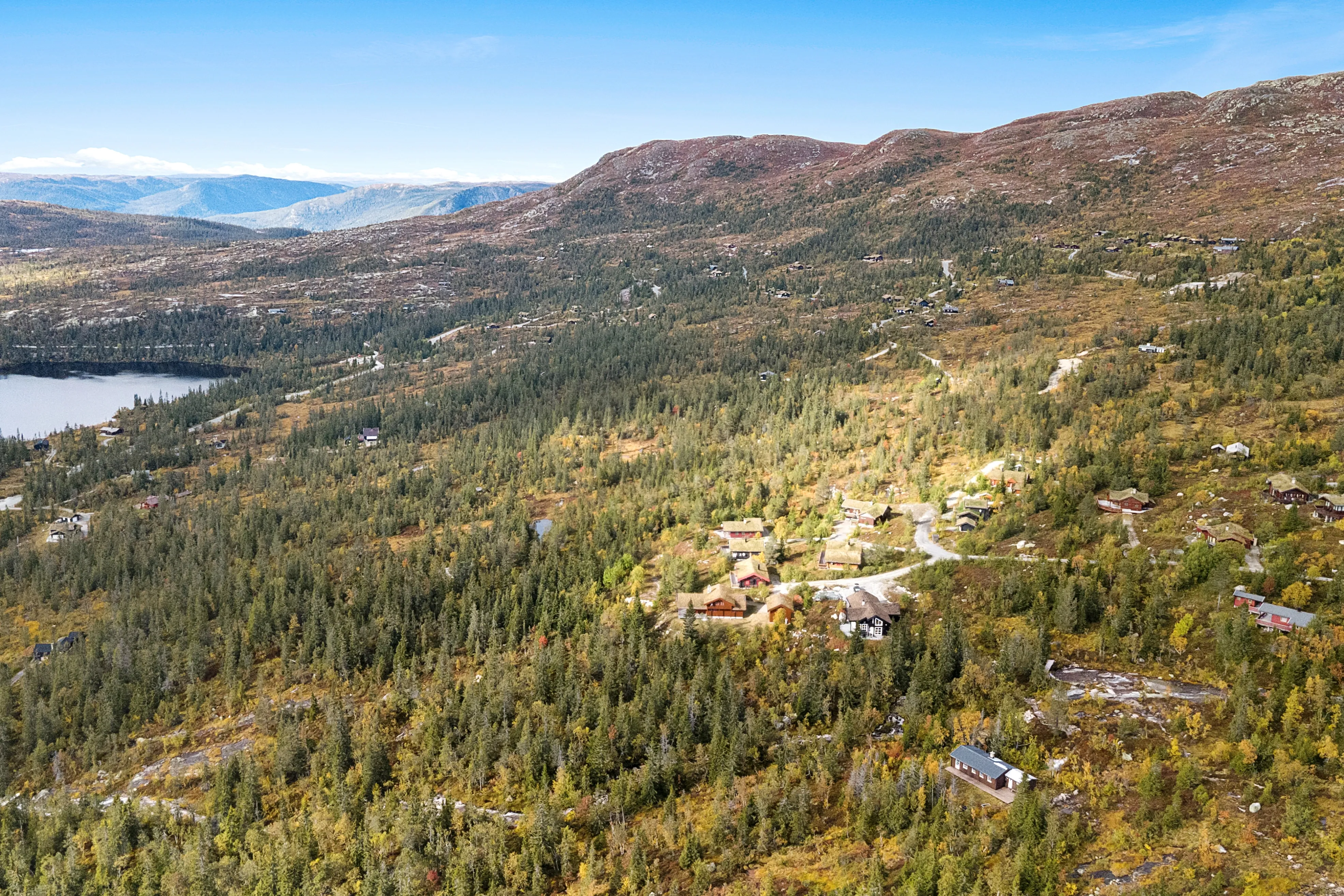 1960s Norwegian Cabin with Expansive Land and Terrace in Scenic Flå - Image 3