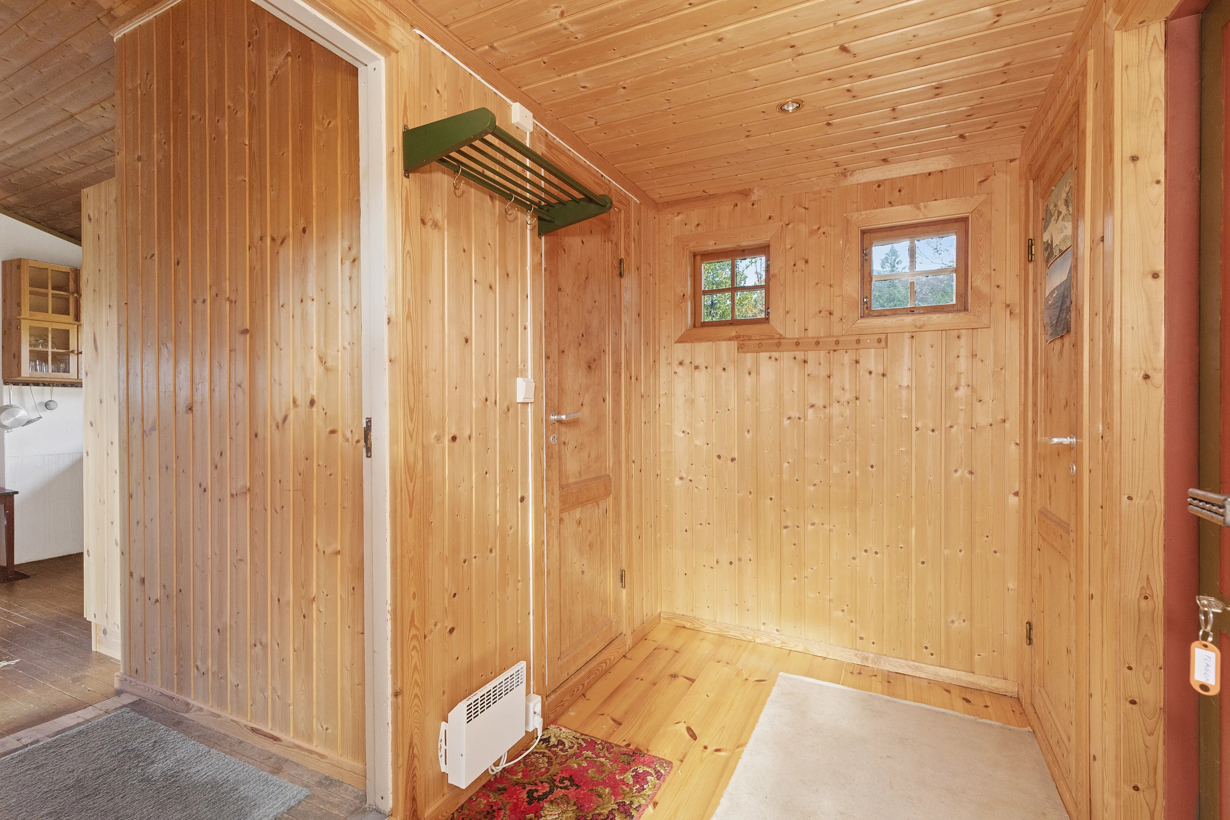 1960s Norwegian Cabin with Expansive Land and Terrace in Scenic Flå - View image 6 of 34