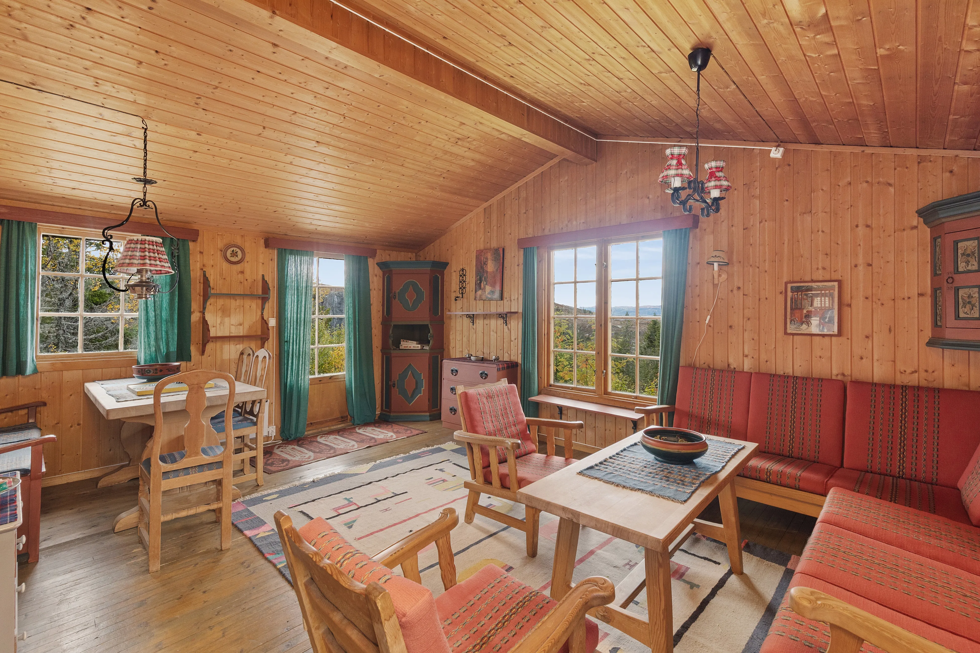 1960s Norwegian Cabin with Expansive Land and Terrace in Scenic Flå - View image 8 of 34