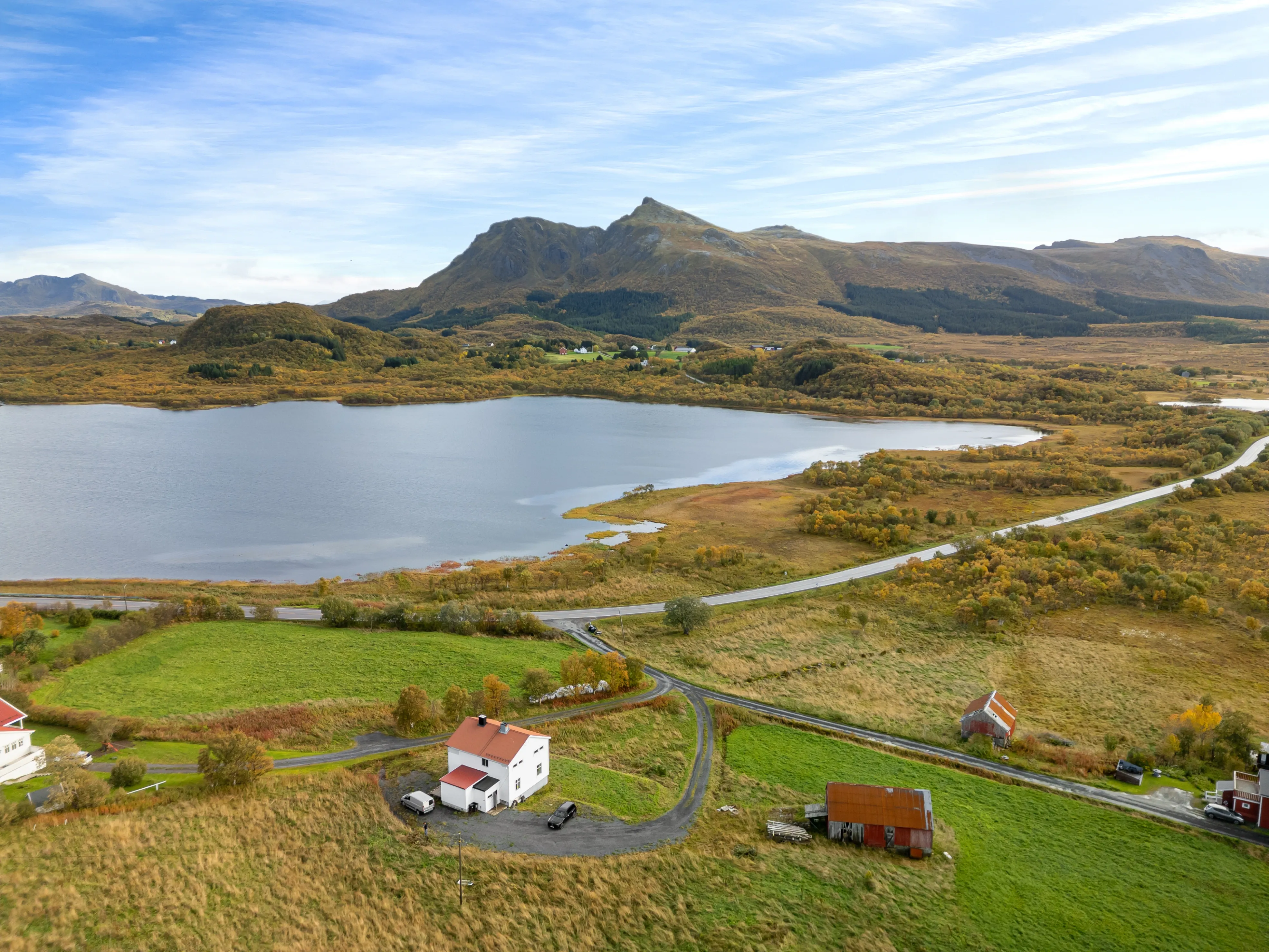 1950s Norwegian House with Garden and Terrace in Coastal Straumsjøen - Image 1