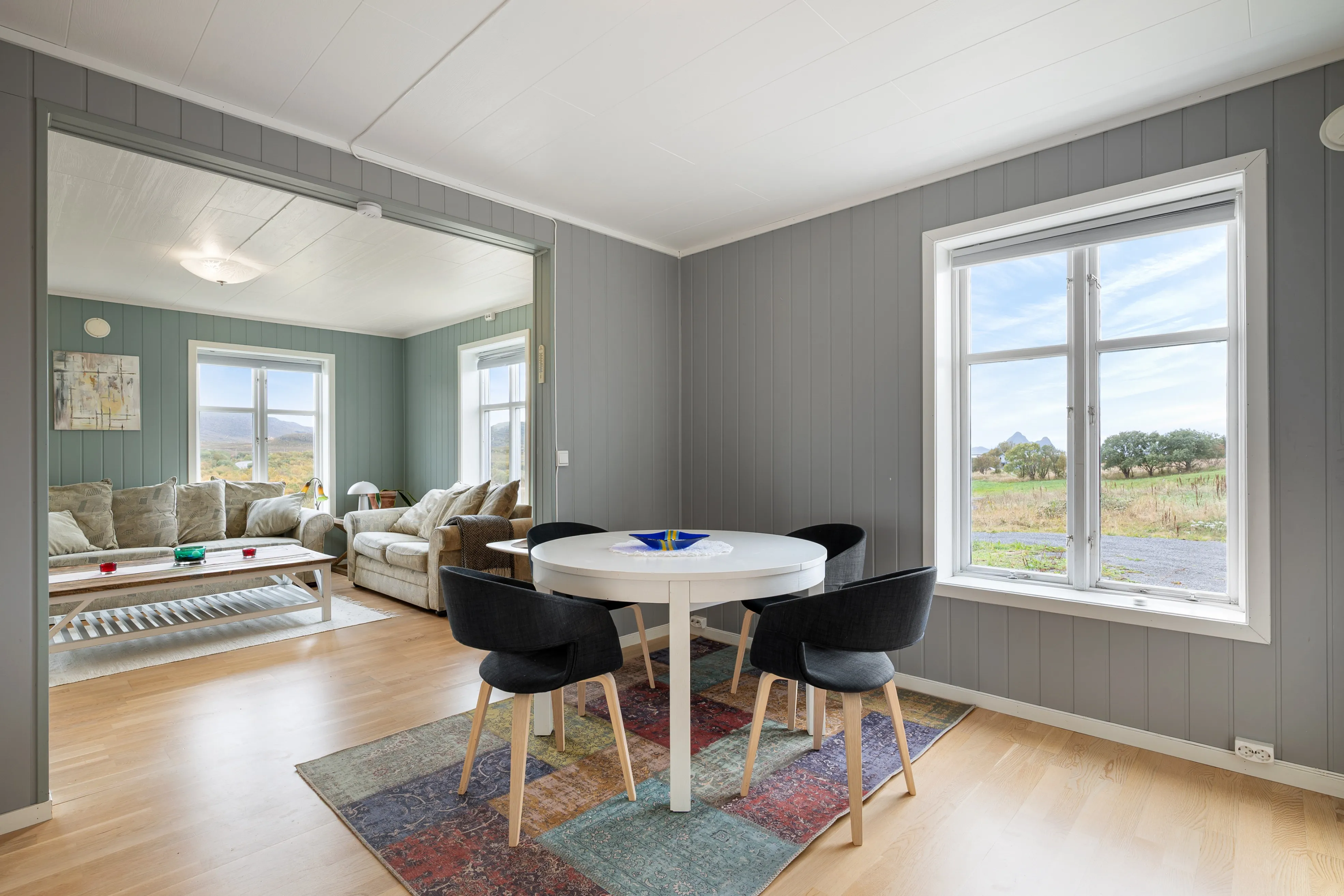 1950s Norwegian House with Garden and Terrace in Coastal Straumsjøen - View image 13 of 40