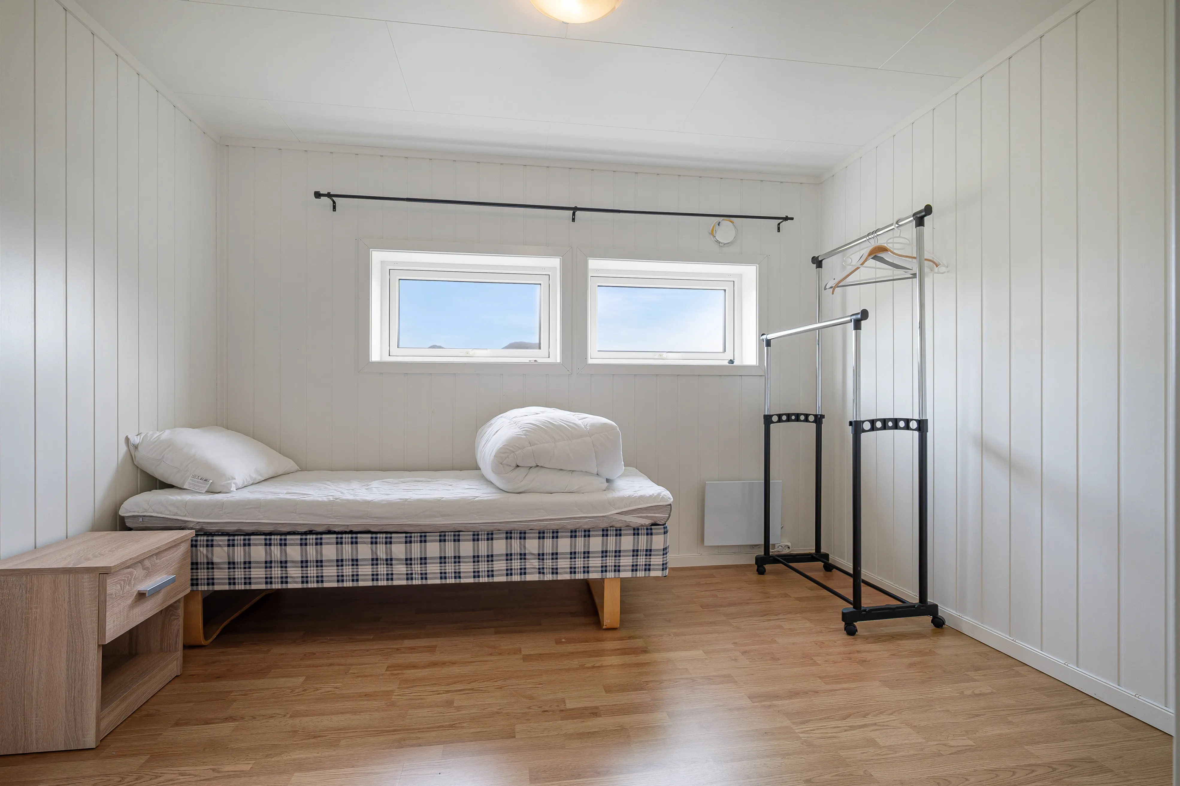 1950s Norwegian House with Garden and Terrace in Coastal Straumsjøen - View image 27 of 40