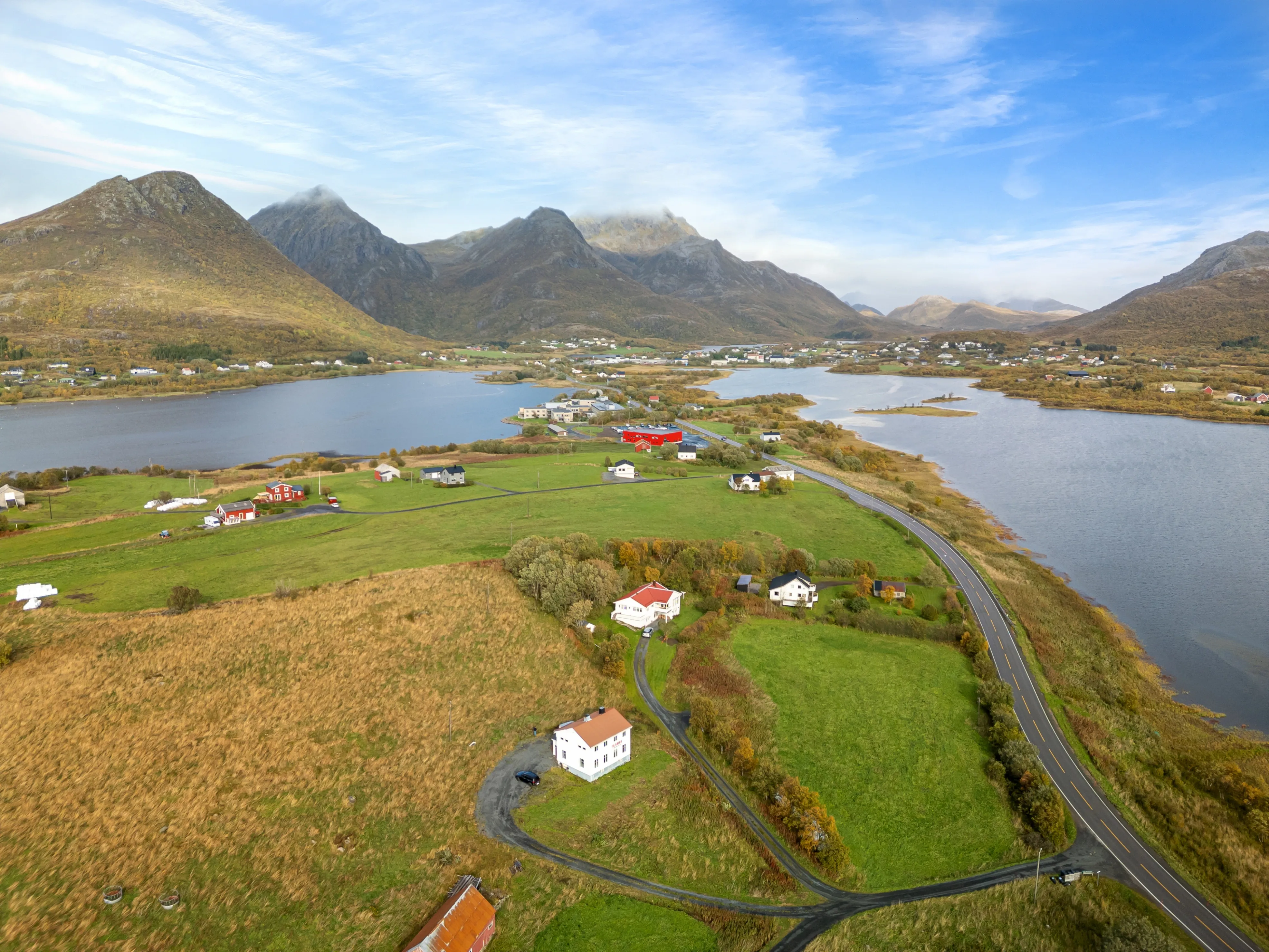 1950s Norwegian House with Garden and Terrace in Coastal Straumsjøen - View image 30 of 40