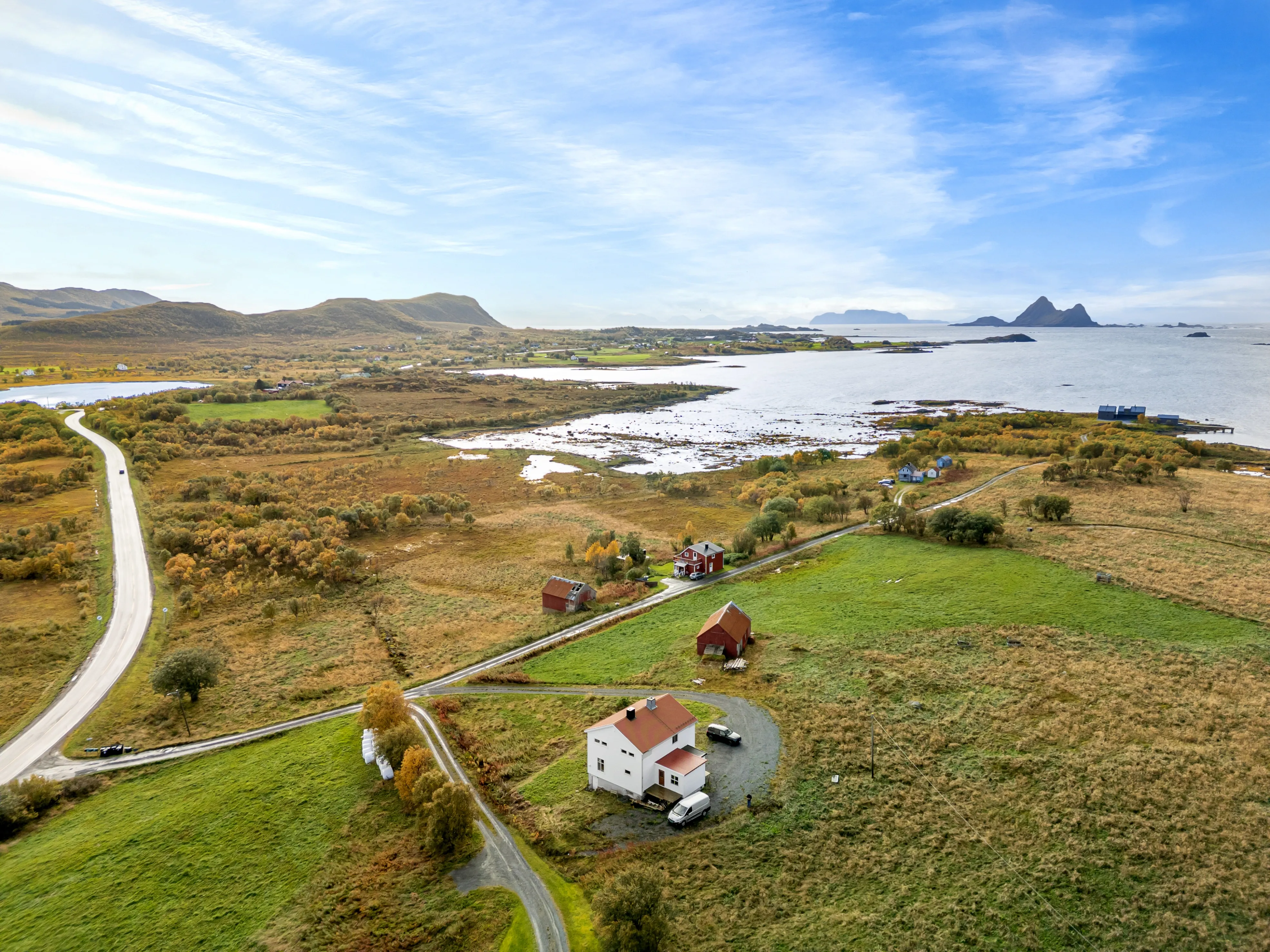 1950s Norwegian House with Garden and Terrace in Coastal Straumsjøen - View image 31 of 40