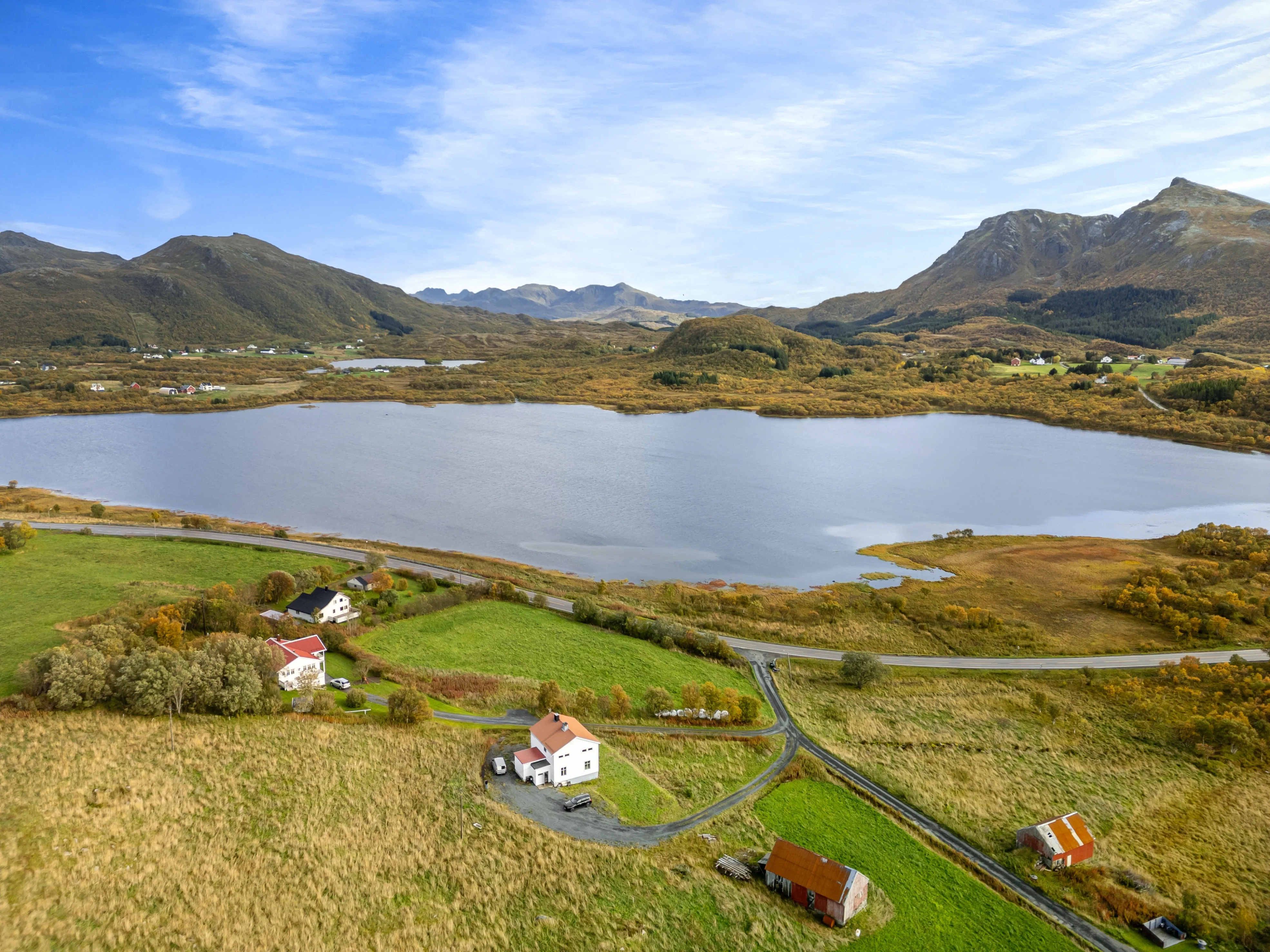 1950s Norwegian House with Garden and Terrace in Coastal Straumsjøen - View image 34 of 40