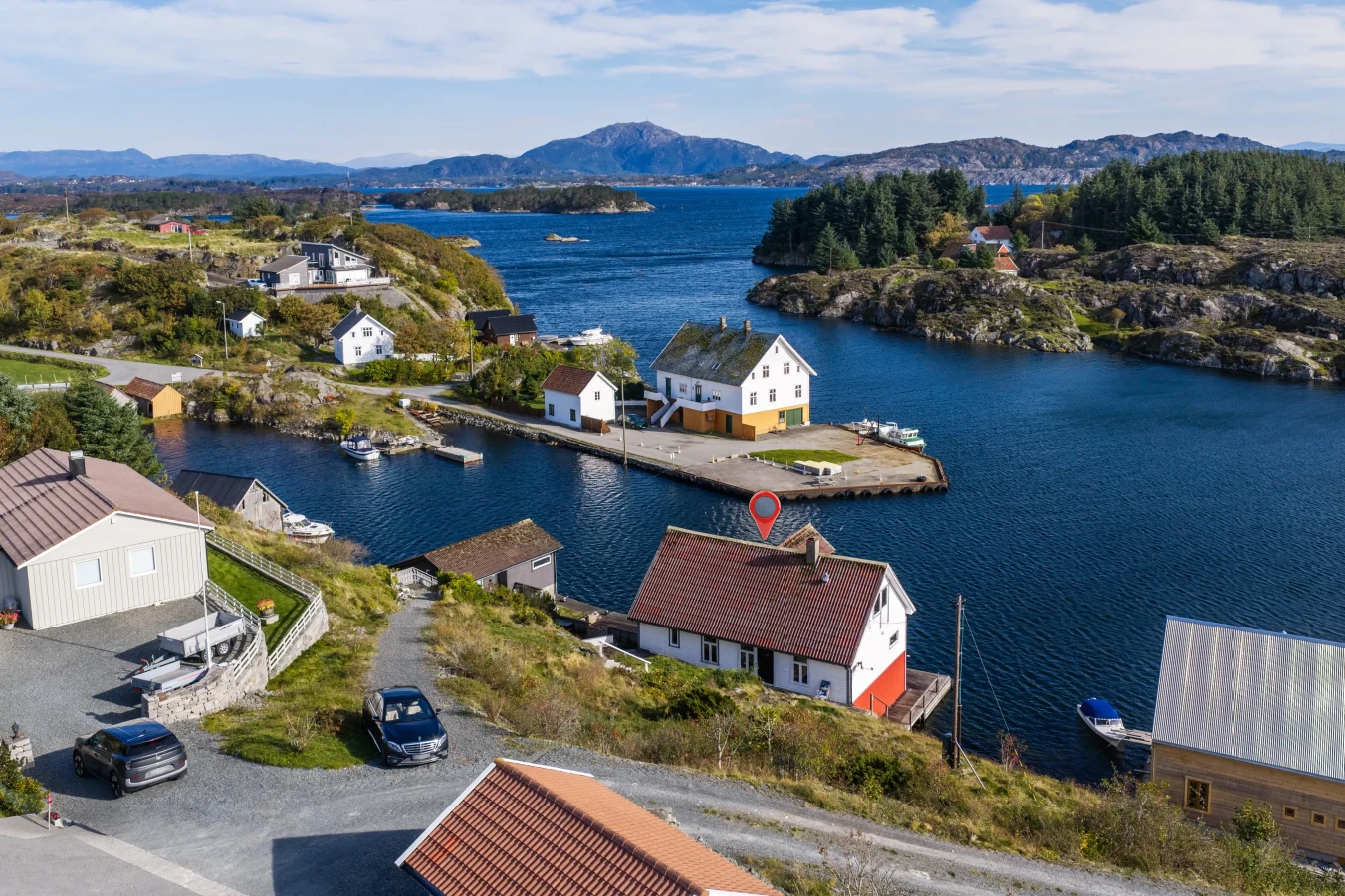 Early 20th-Century Cabin Near the Sea in Bremnes, Norway - View image 16 of 57