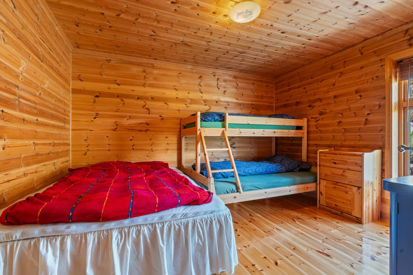 Early 20th-Century Cabin Near the Sea in Bremnes, Norway - View image 24 of 57