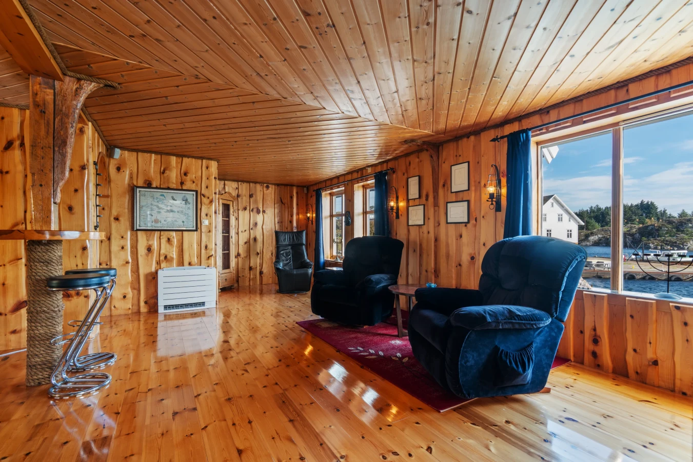 Early 20th-Century Cabin Near the Sea in Bremnes, Norway - View image 25 of 57