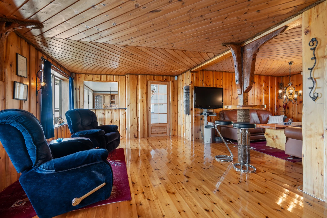 Early 20th-Century Cabin Near the Sea in Bremnes, Norway - View image 26 of 57