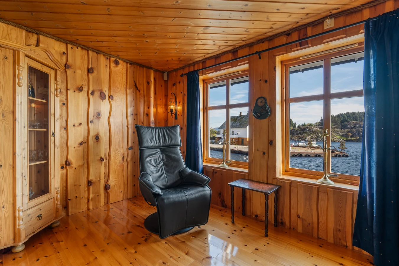 Early 20th-Century Cabin Near the Sea in Bremnes, Norway - View image 29 of 57