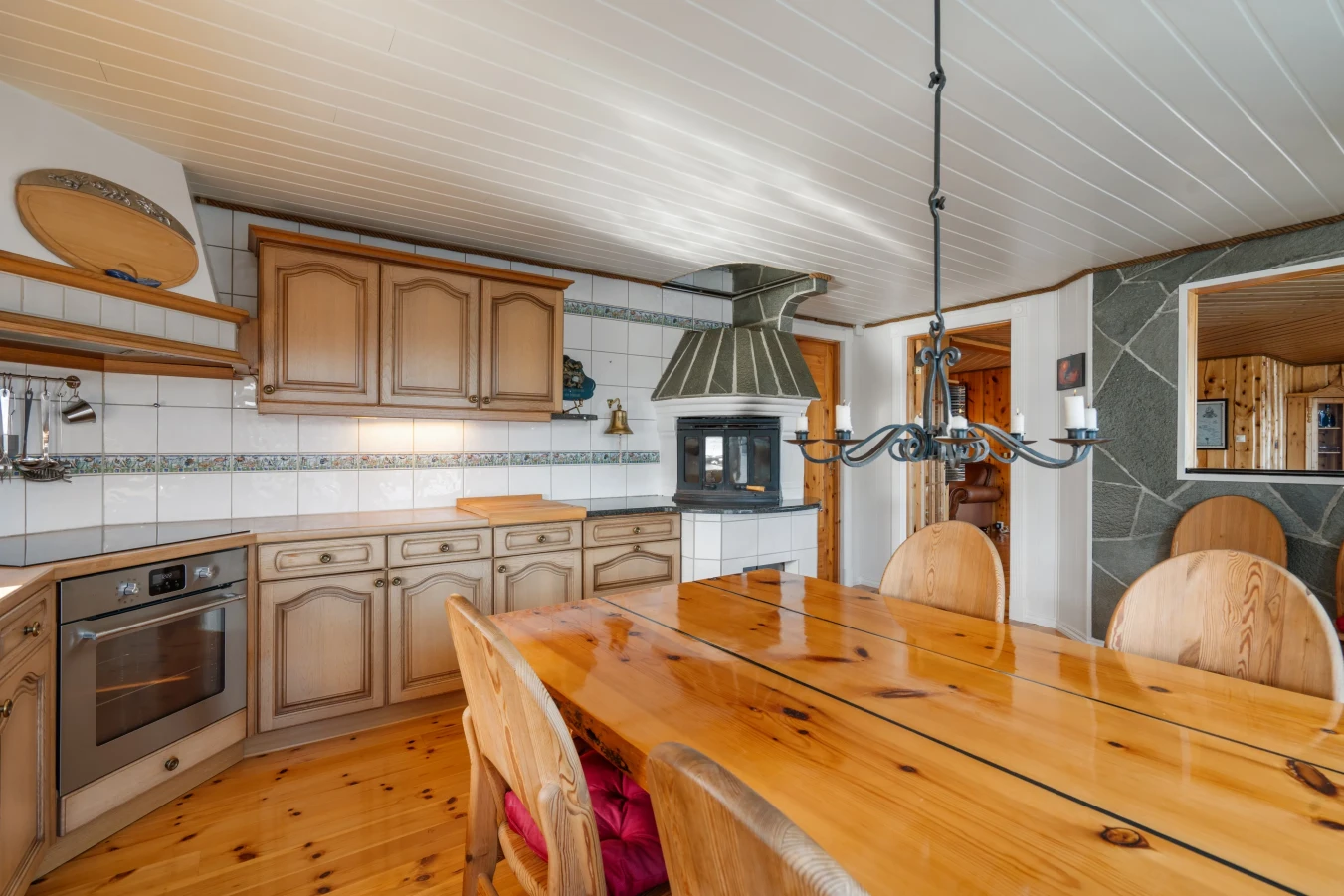 Early 20th-Century Cabin Near the Sea in Bremnes, Norway - View image 34 of 57