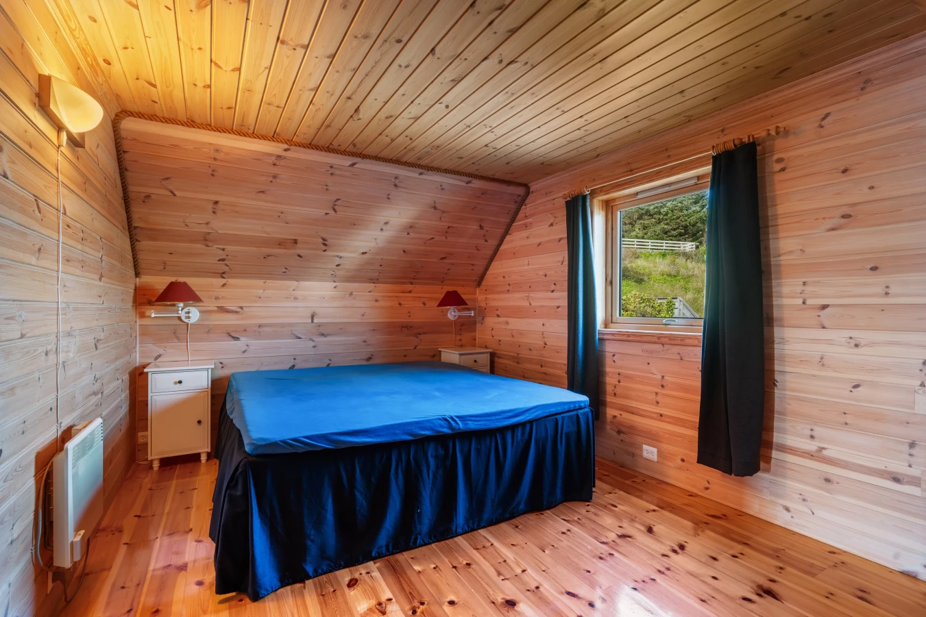 Early 20th-Century Cabin Near the Sea in Bremnes, Norway - View image 44 of 57