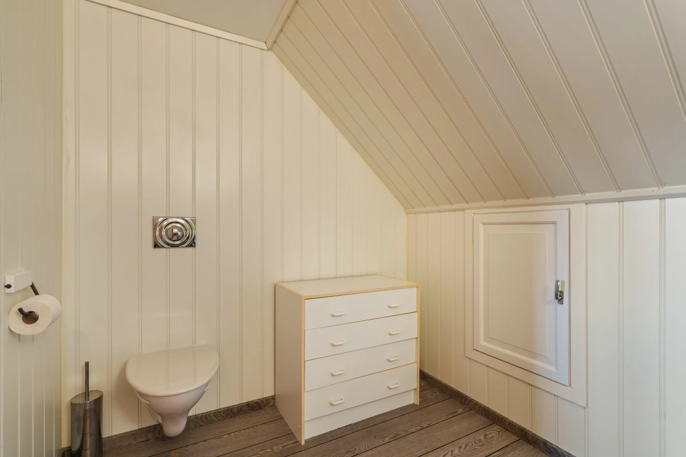 Early 20th-Century Cabin Near the Sea in Bremnes, Norway - View image 46 of 57