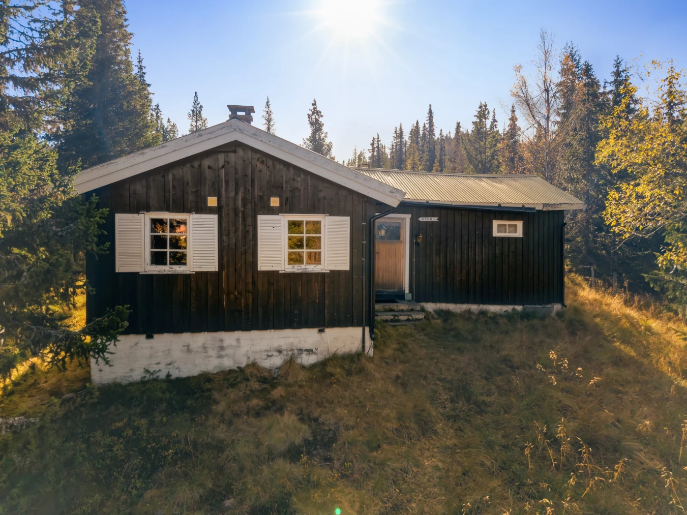 Norsk hytte fra 1960’erne med have og terrasse i Nesbyen - Image 4