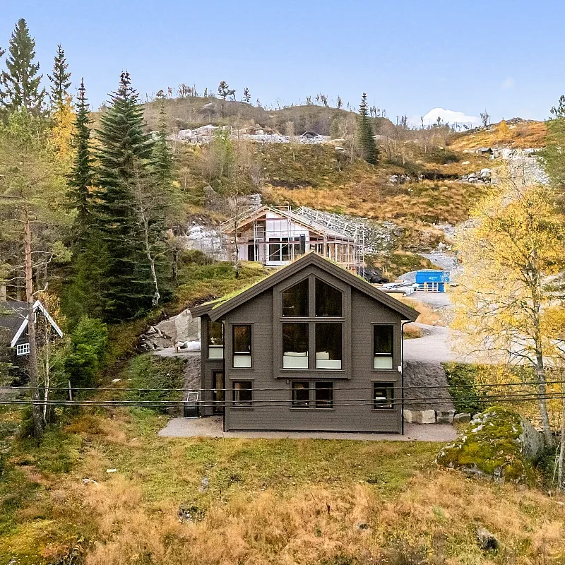 Moderne landhus med 4 soveværelser i Tjørhom med sauna og to opholdsrum - Image 2
