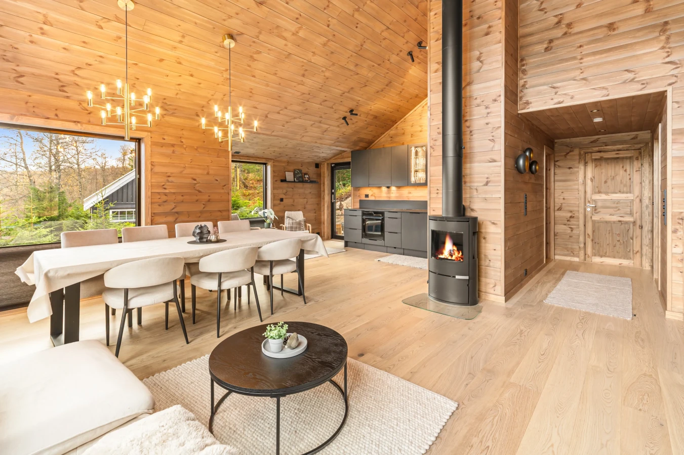 Moderne landhus med 4 soveværelser i Tjørhom med sauna og to opholdsrum - Vis billede 7 af 39