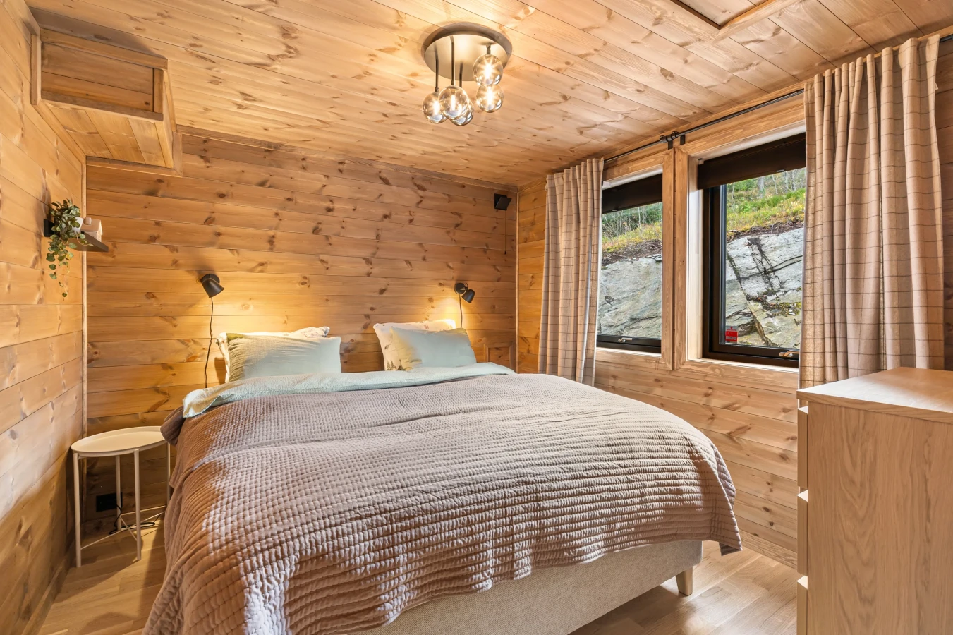 Moderne landhus med 4 soveværelser i Tjørhom med sauna og to opholdsrum - Vis billede 13 af 39