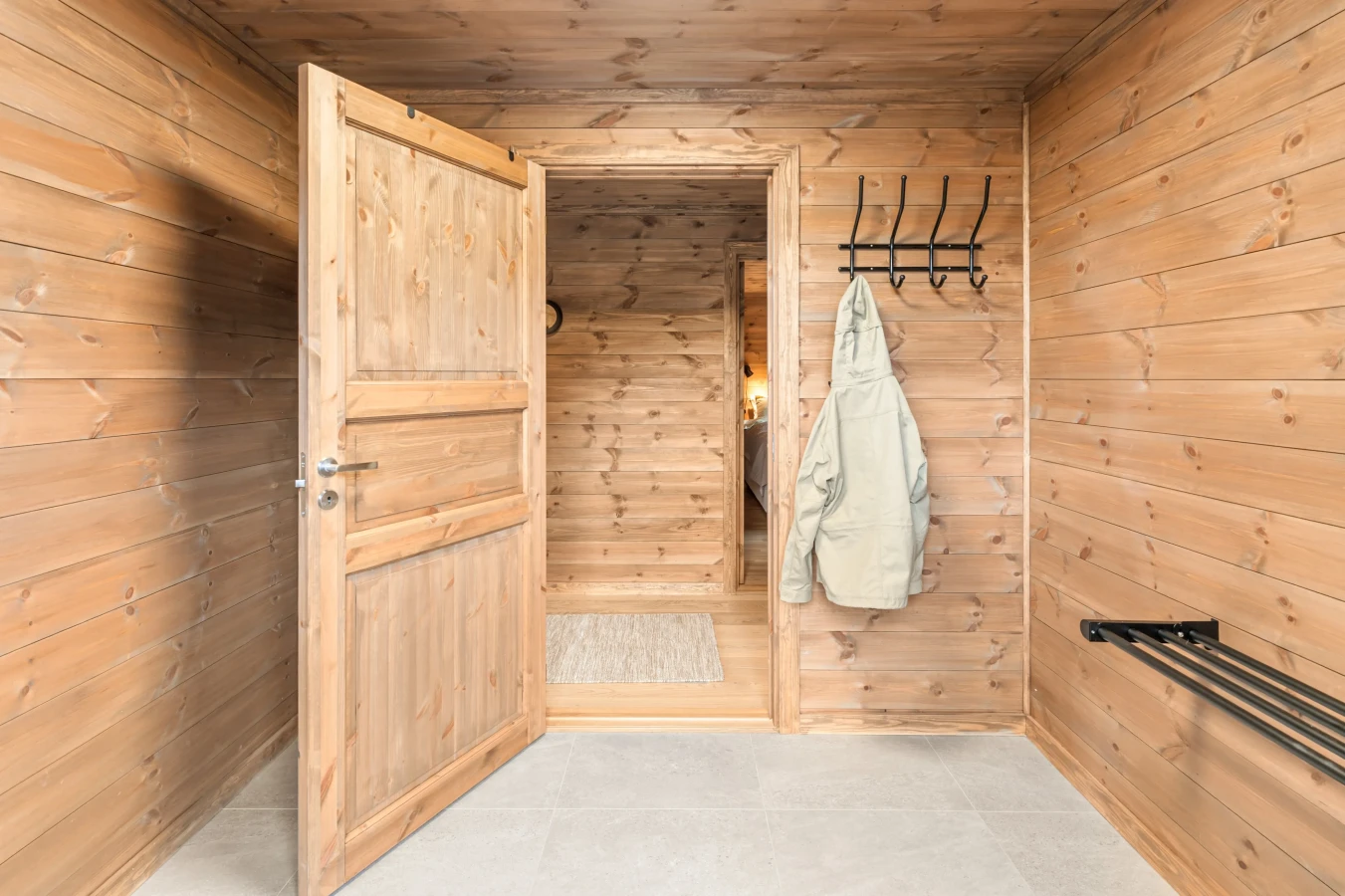 Moderne landhus med 4 soveværelser i Tjørhom med sauna og to opholdsrum - Vis billede 18 af 39