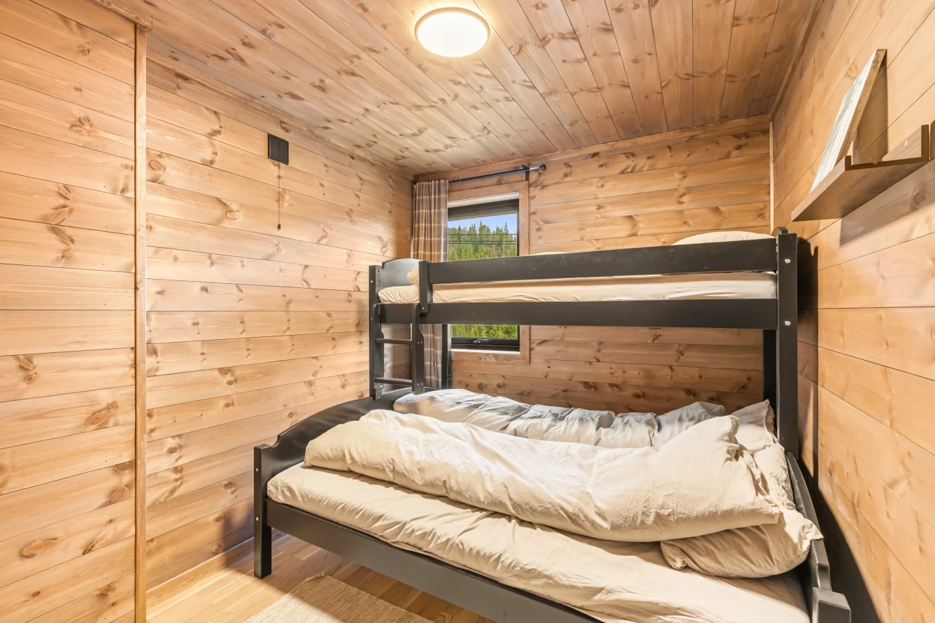 Moderne landhus med 4 soveværelser i Tjørhom med sauna og to opholdsrum - Vis billede 24 af 39