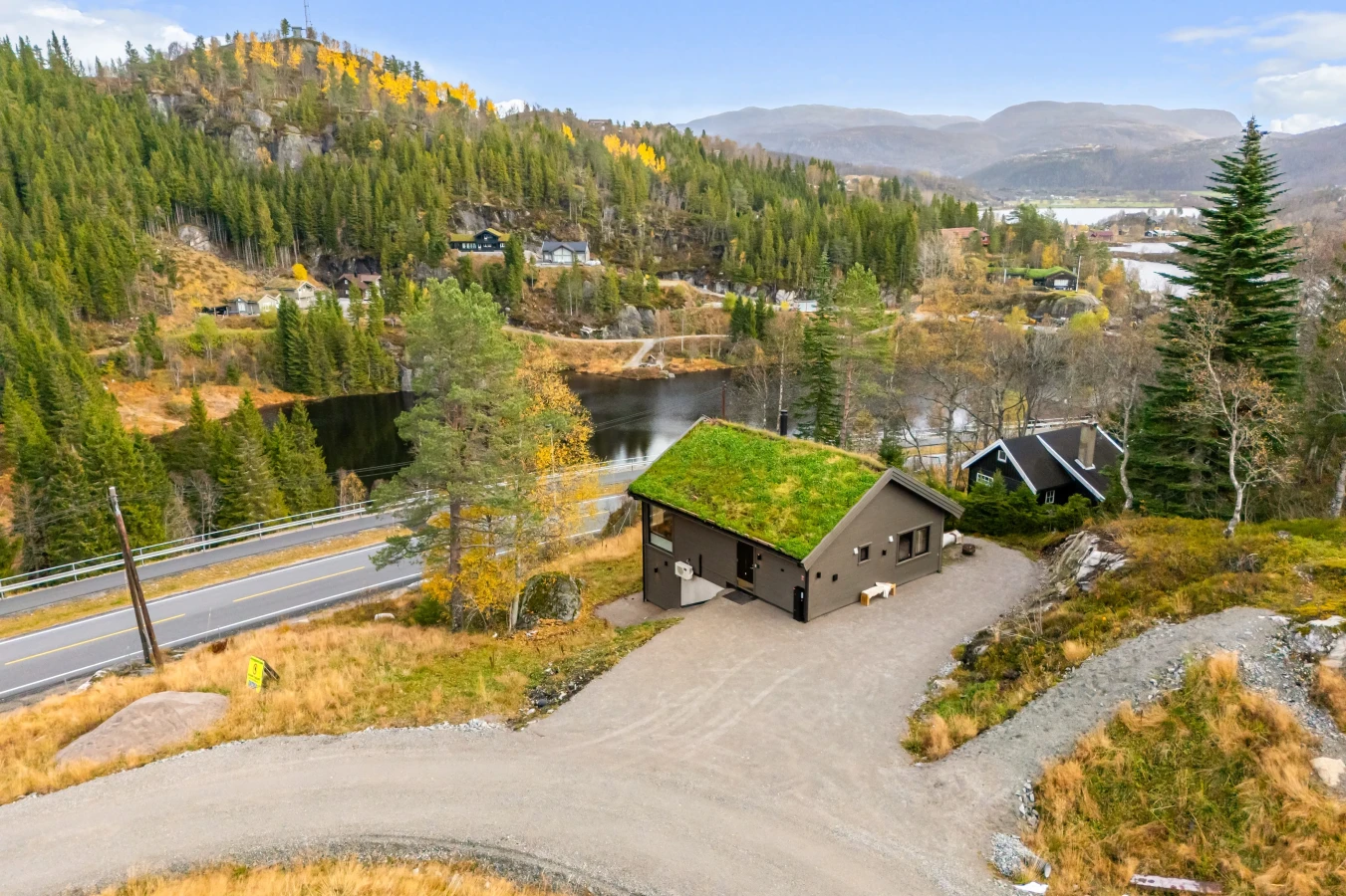 Moderne landhus med 4 soveværelser i Tjørhom med sauna og to opholdsrum - Vis billede 35 af 39