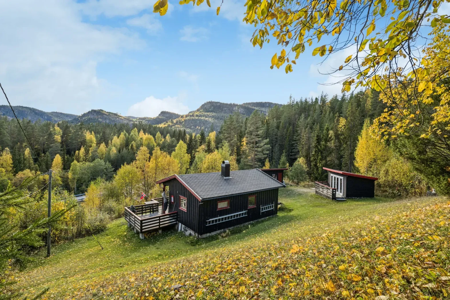 1970s Eggedal Cabin with Terrace and Scenic Surroundings - Image 1