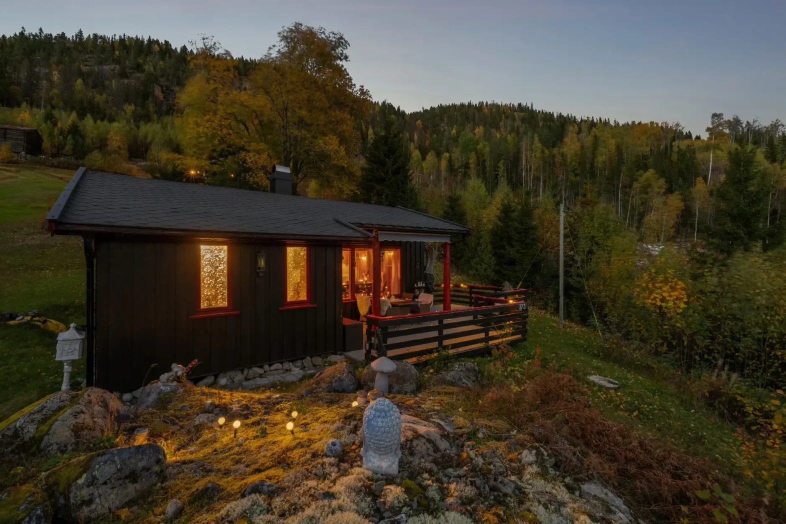 1970s Eggedal Cabin with Terrace and Scenic Surroundings - Image 3