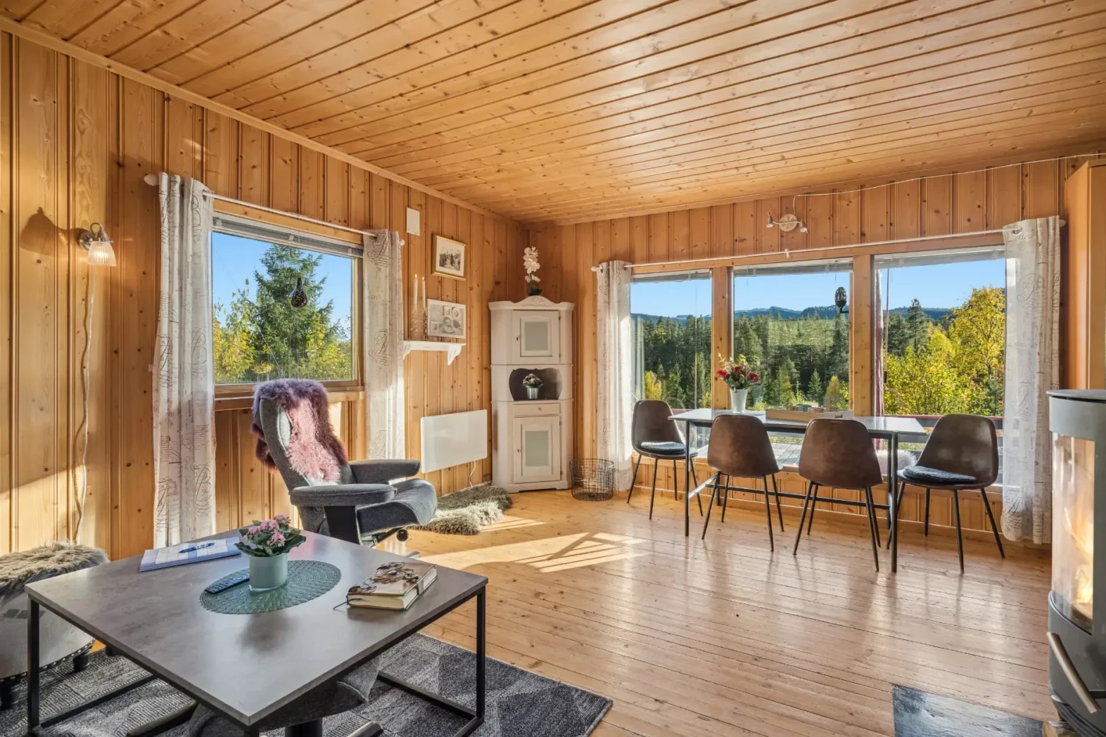 1970s Eggedal Cabin with Terrace and Scenic Surroundings - View image 10 of 40