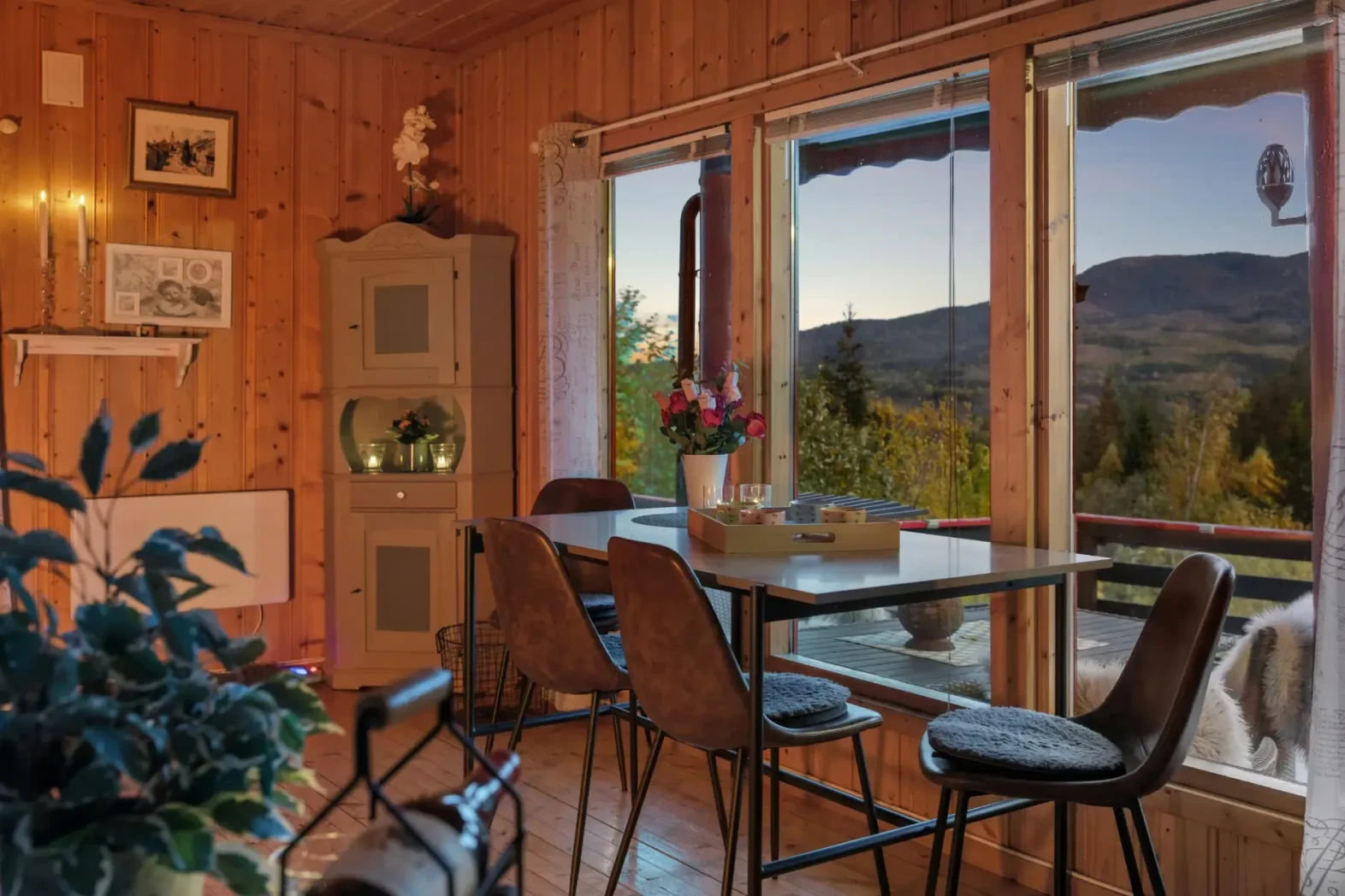 1970s Eggedal Cabin with Terrace and Scenic Surroundings - View image 12 of 40