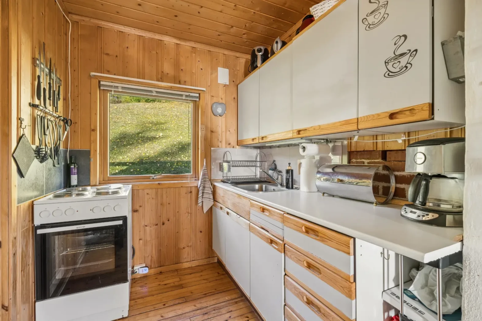 1970s Eggedal Cabin with Terrace and Scenic Surroundings - View image 16 of 40