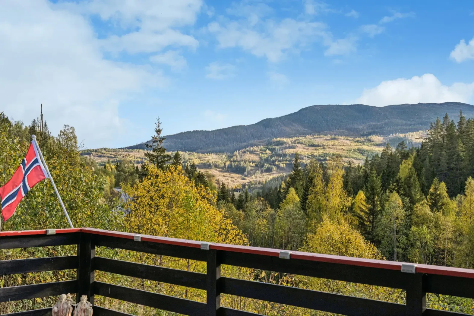 1970s Eggedal Cabin with Terrace and Scenic Surroundings - View image 39 of 40