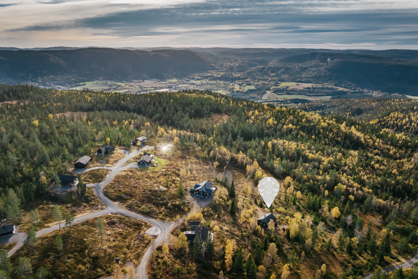 Moderne norsk hytte med solcelleanlegg og stor terrasse - Vis bilde 38 av 38