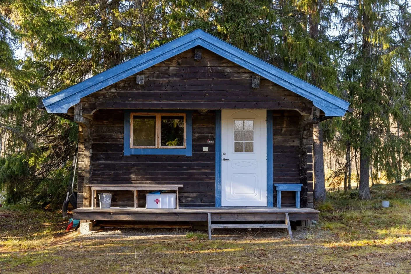 1960-luvulta peräisin oleva maalaistalo, jossa on laaja tontti ja viisi makuuhuonetta, sijaitsee Bruksvallarnassa - Näytä kuva 55 / 57