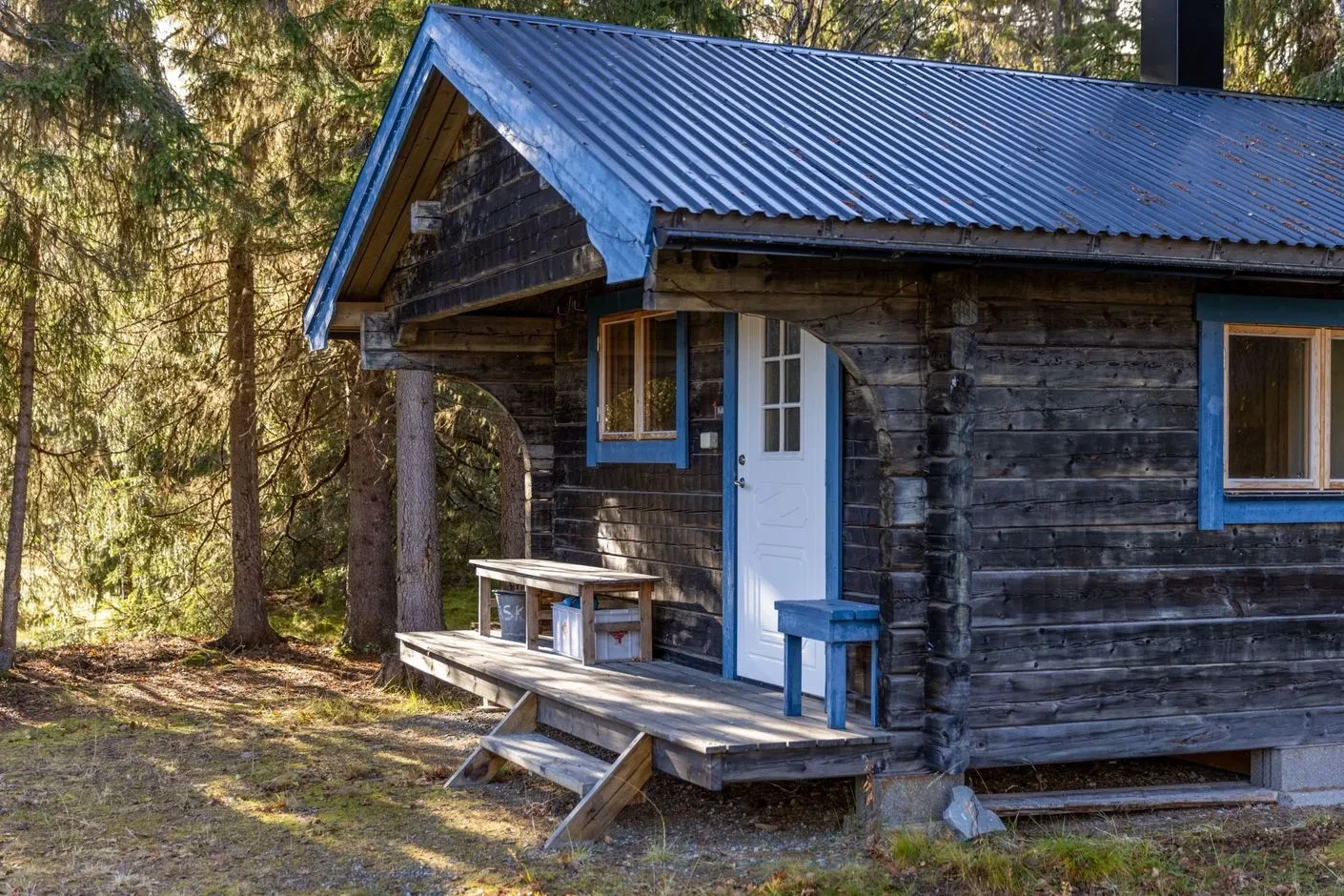 1960-luvulta peräisin oleva maalaistalo, jossa on laaja tontti ja viisi makuuhuonetta, sijaitsee Bruksvallarnassa - Näytä kuva 56 / 57