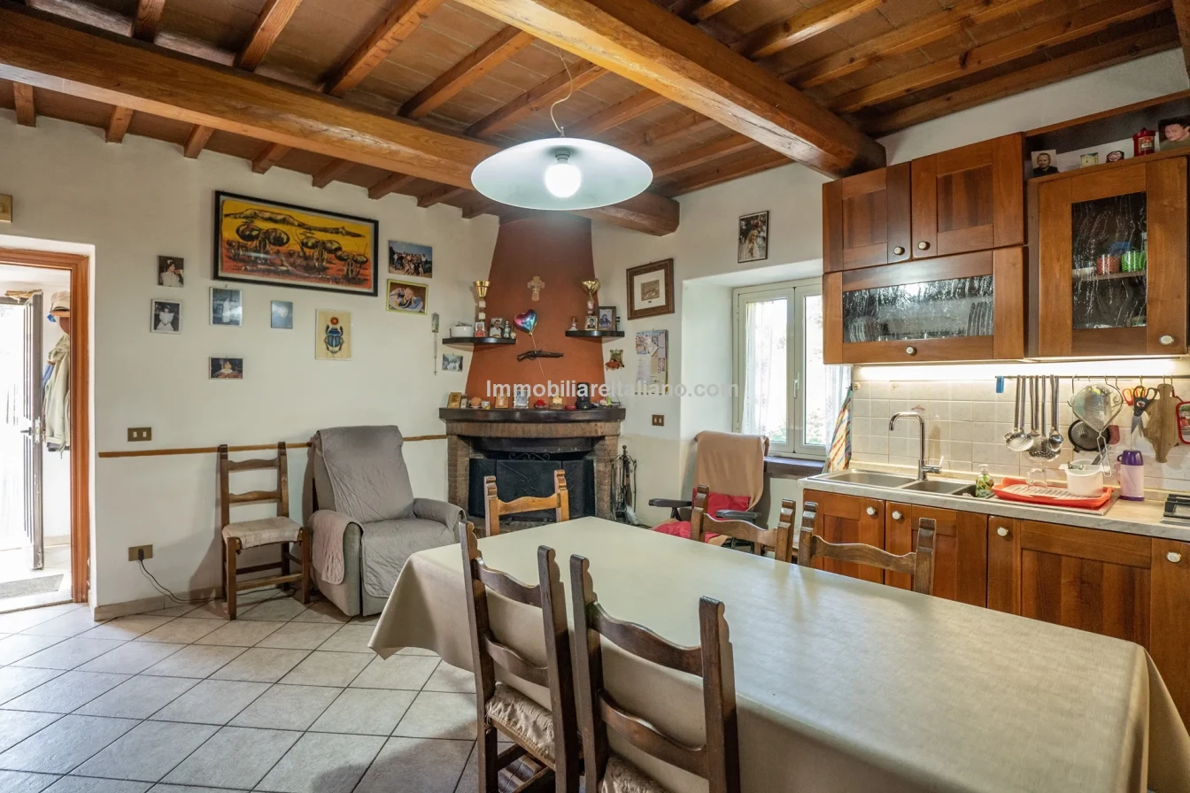 Bondegård med vingård og vidstrakt tomt på landsbygda i Umbria - Vis bilde 31 av 45