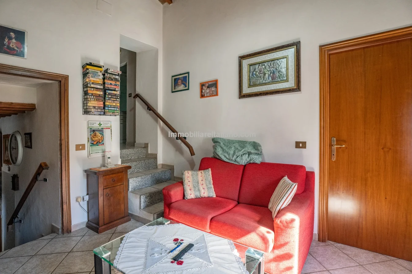 Bondegård med vingård og vidstrakt tomt på landsbygda i Umbria - Vis bilde 36 av 45