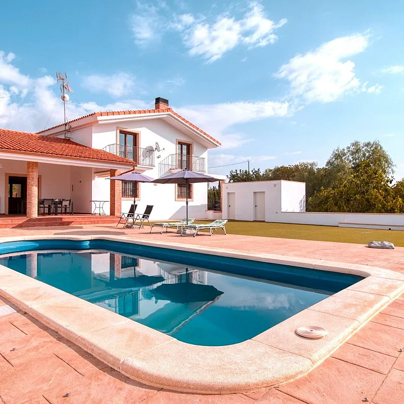 Rymligt lanthus med 5 sovrum och pool i Albatera, Spanien