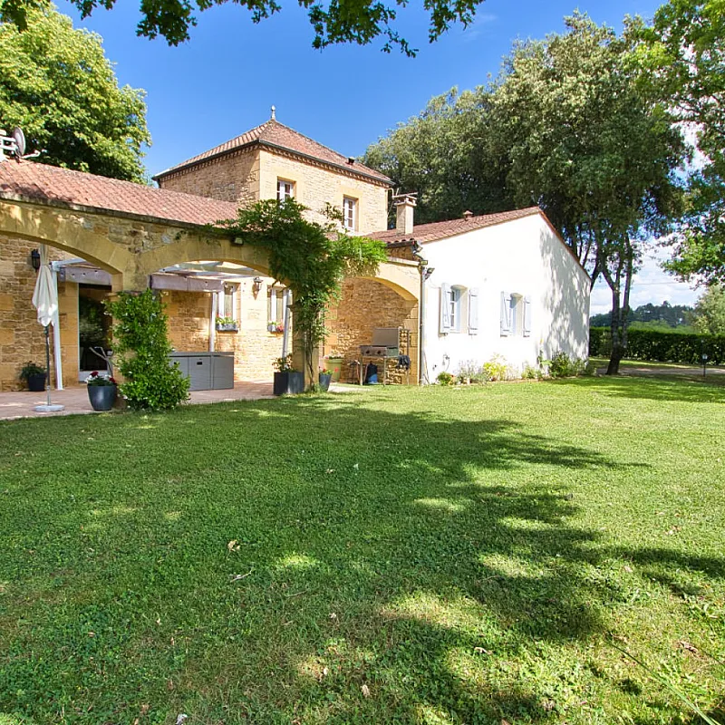 2mQcTypUn83Mq0mAaWKd1bkg2z0Y5SFa2oJG8Hux