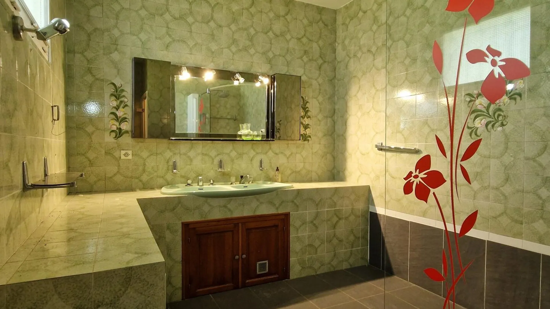 LCcpgqCU8hhEkbdRrrmxanpOMVkGYtgV9fchwuD6