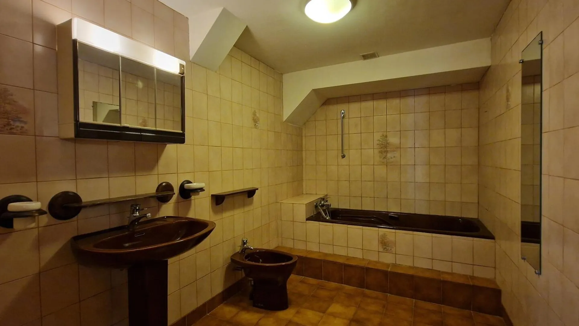 HpAQ5K8zYsUJK15kxpOWTZWxucitlXLZzpI9Axjq