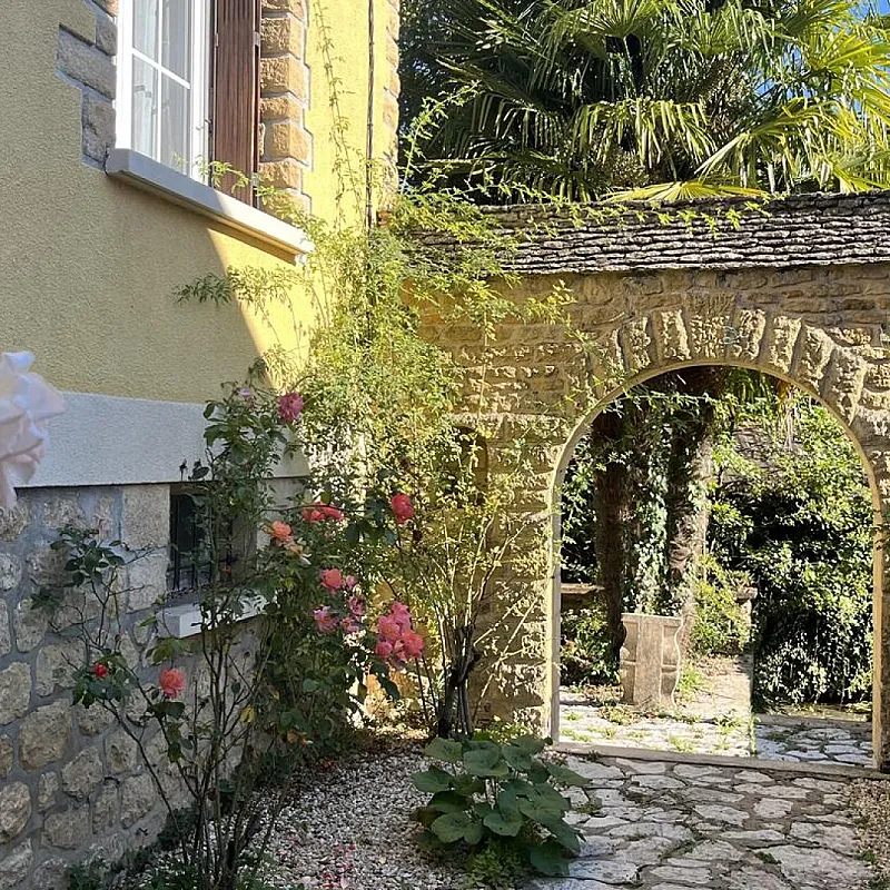 2wIUk6NIKZNpPgrTIvivEvxuDBMZgvfVoWrsjyrV