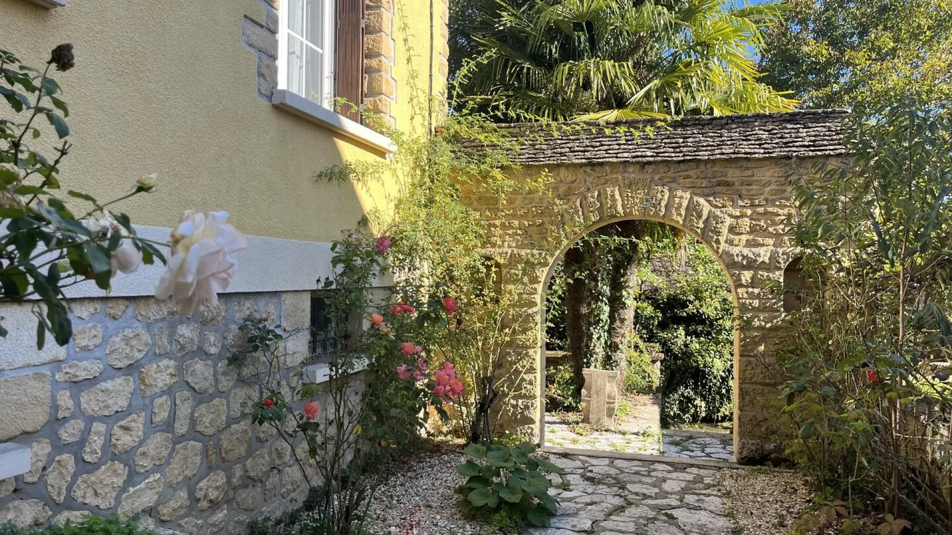 2wIUk6NIKZNpPgrTIvivEvxuDBMZgvfVoWrsjyrV