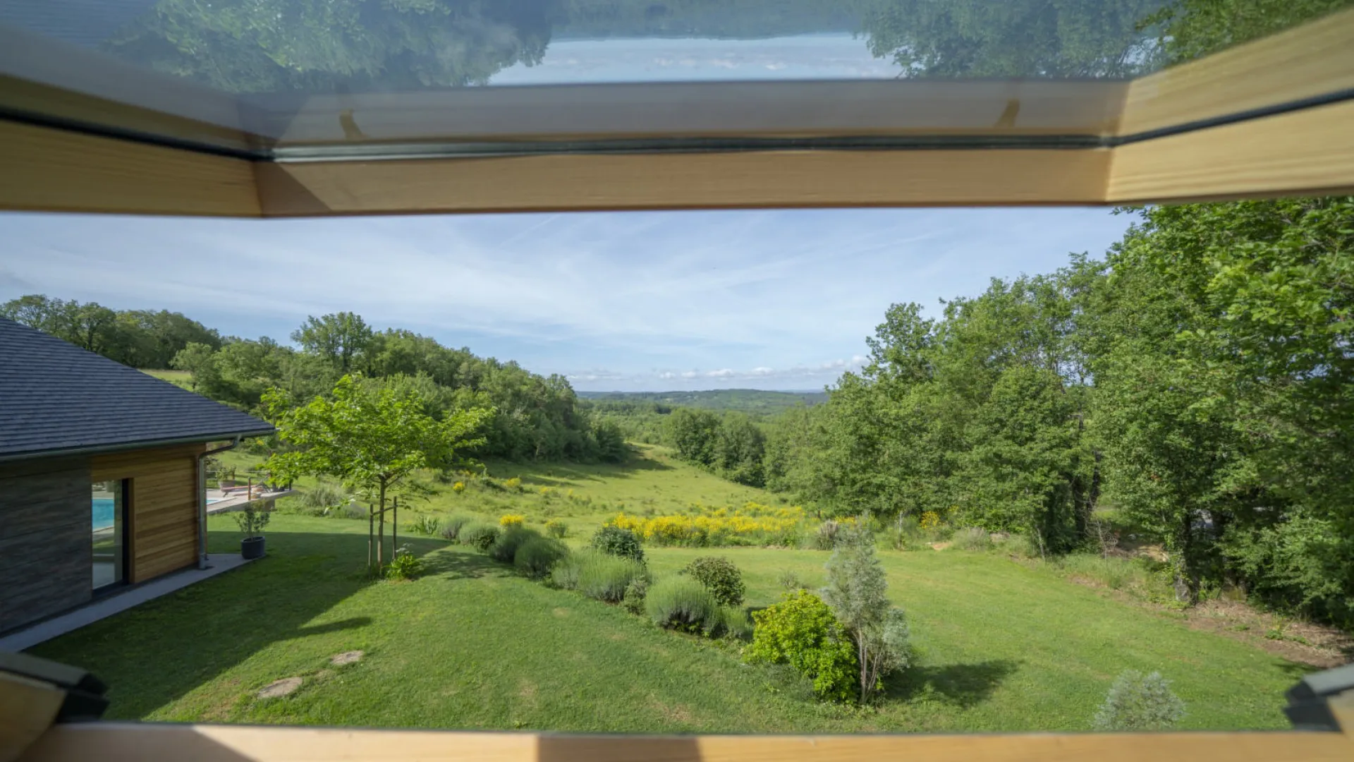 wkXfW62E5mPb4CBxjPR1wXpbri8lJU4CE1oubLjR