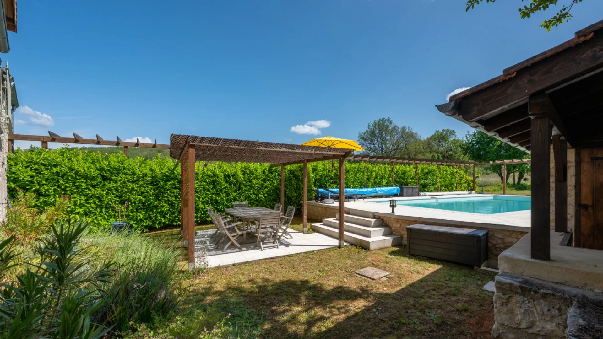 AppFv28HNXq4VkEUr2b8XM0xRcQGkrYIpRTK8g2V