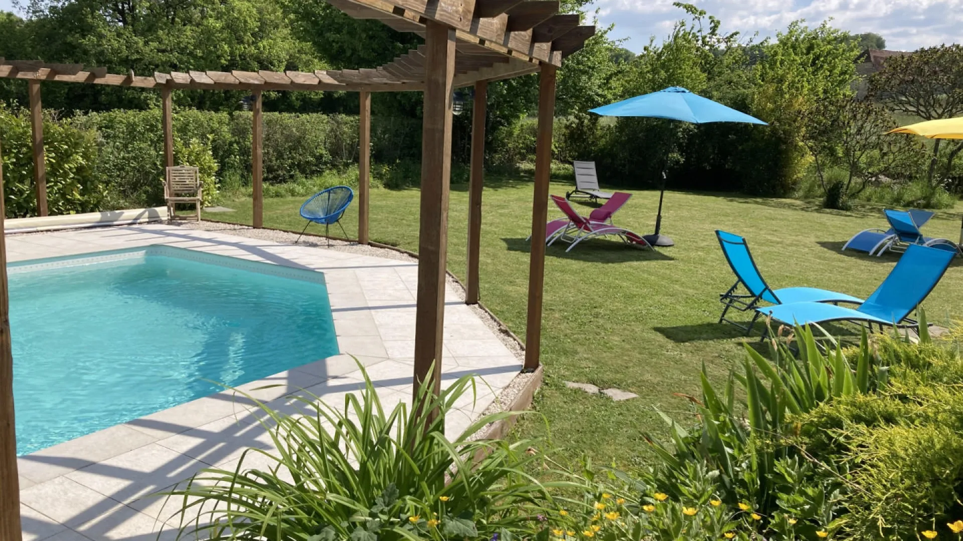 DsozrcudEFssYlJyqy95jiUhpnJ4ibVY98DfvQXR