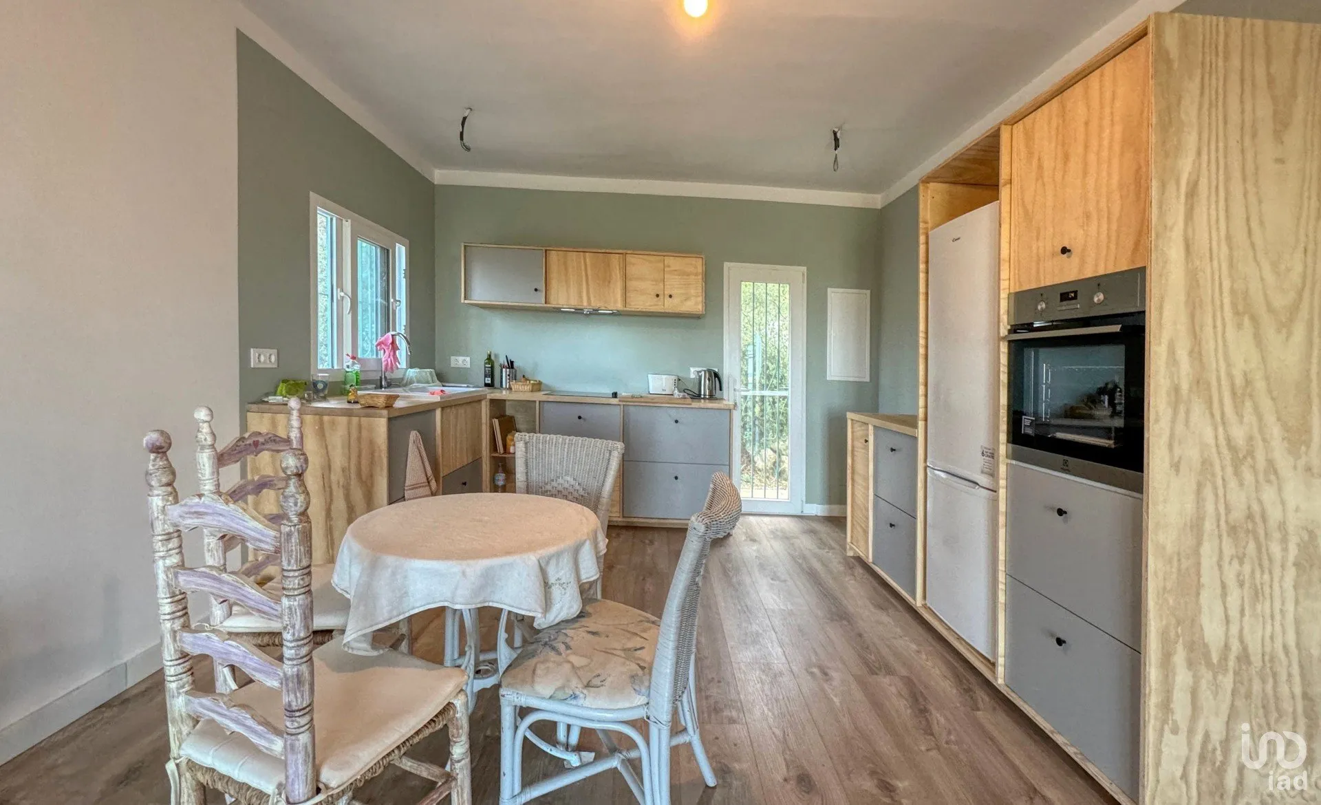 V5KNuxzJQxEgUL61ISxs2gZsKqZHbkT0VKvIZFXH