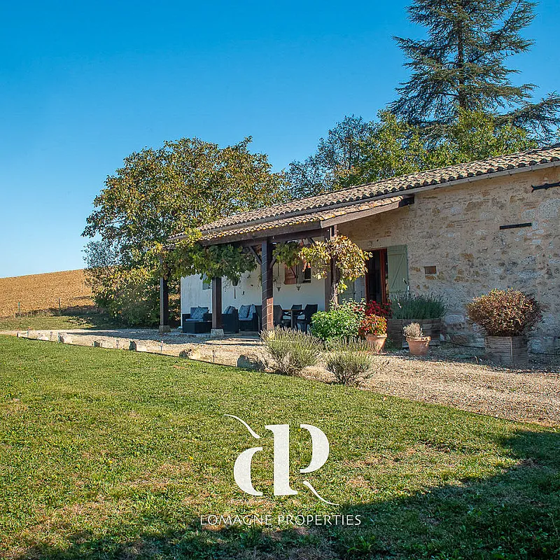 JPem2CynmyBfVoQn7IqsizccPZ8BAovJ8VUUS38c