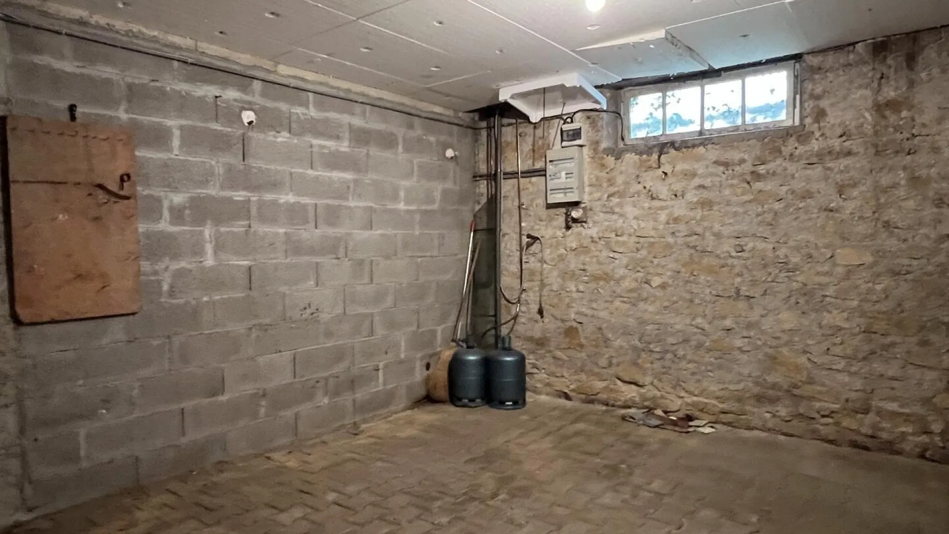 QTqaE9VxroSedgUmyFZFdPXZD8hi3OPMPrerEkLS