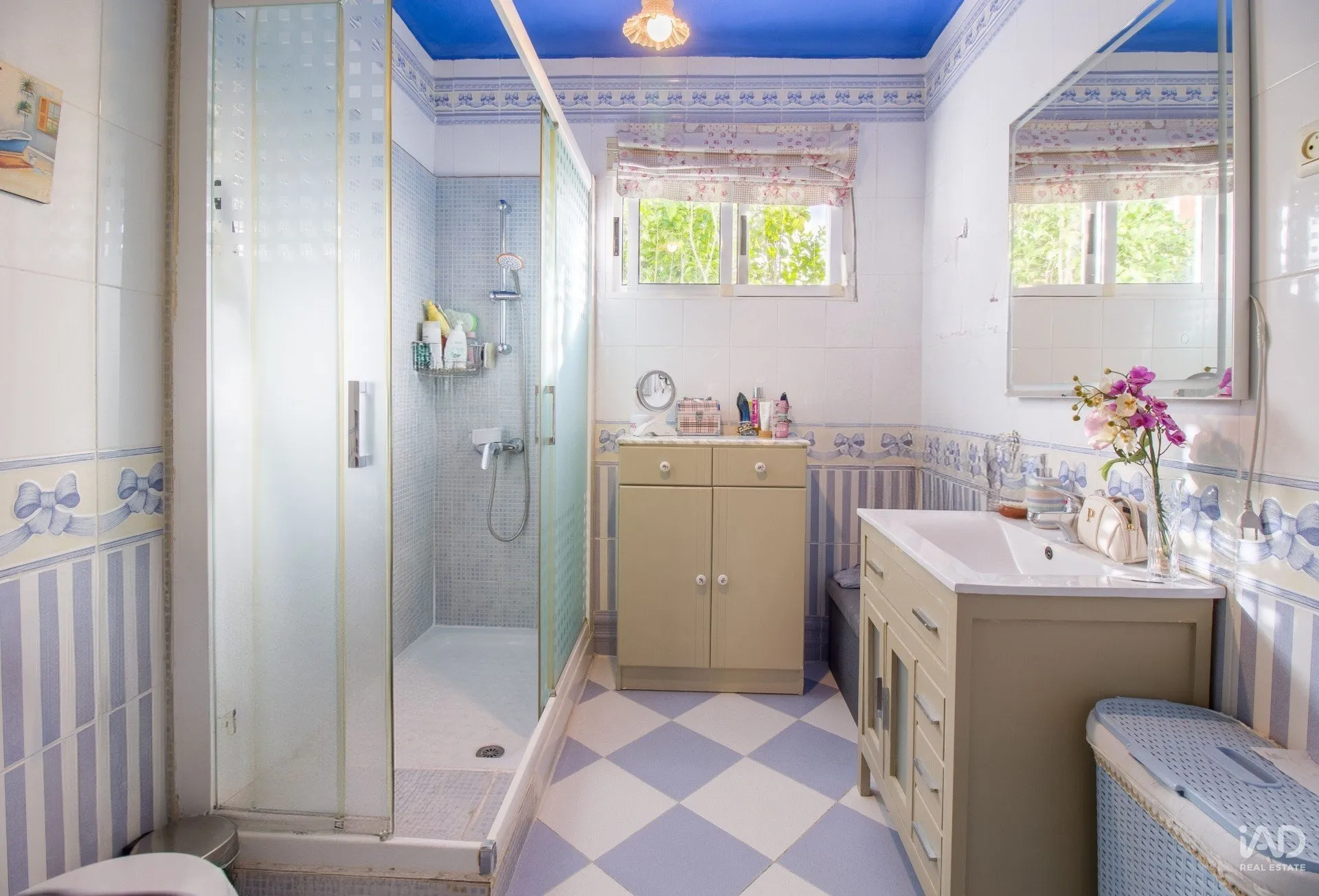 8f7JQVKZm1QPbuyN0Kd6YV4TAaBIG8QiRI1Pettl