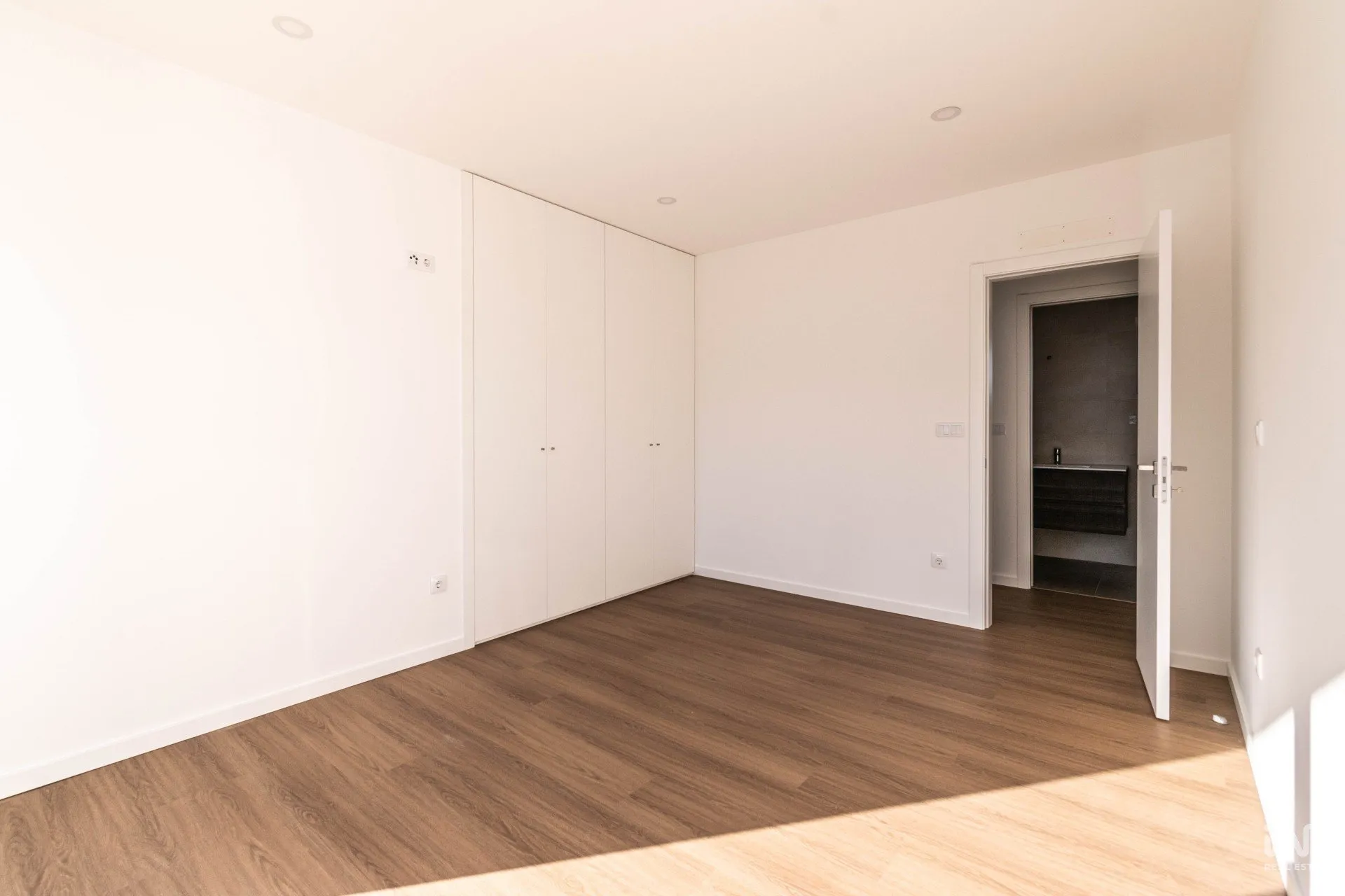 8SIUMQnqaYbucQyeO9nK4vgVcus4f4aopIshYSqb