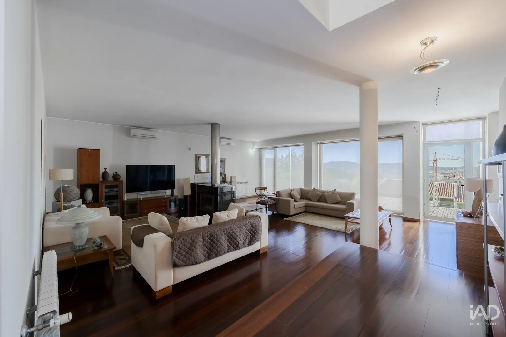 1vH66dhzkPDHjSYCDaWDKkArW4xim4plNedE3lwj